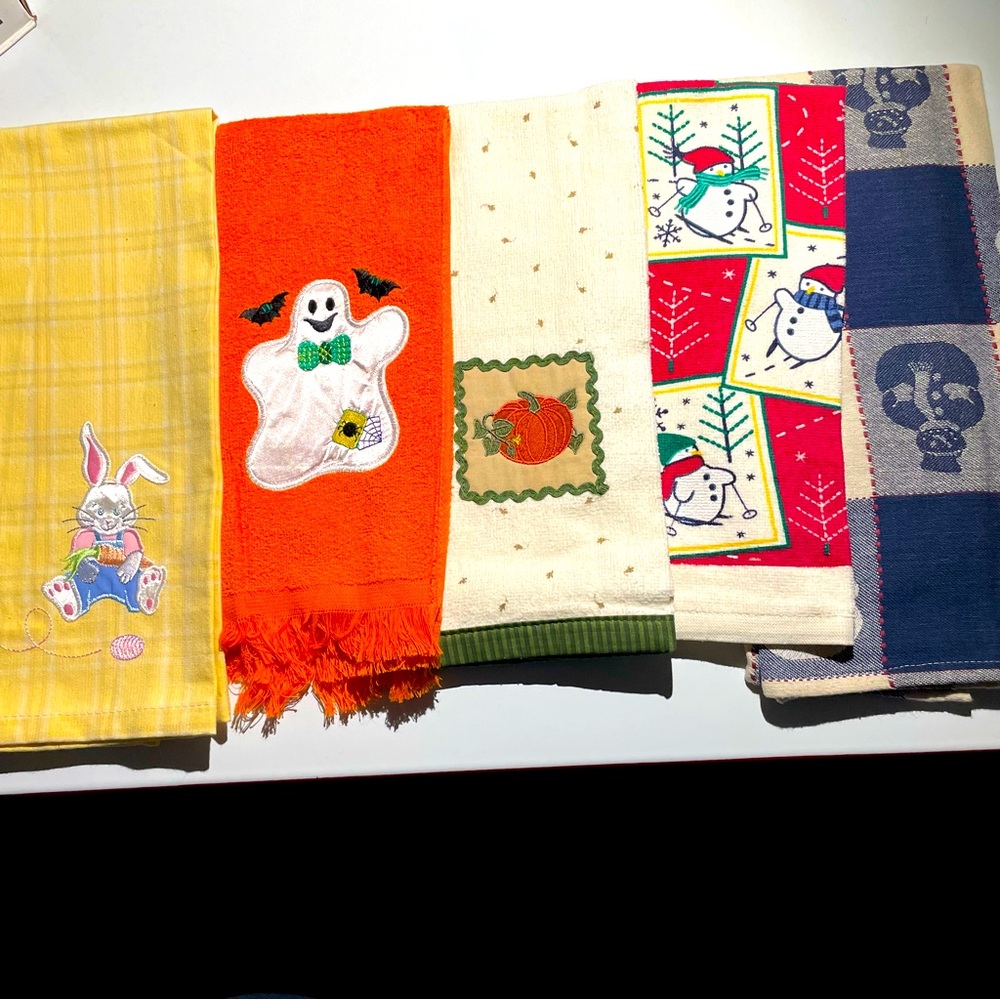 5 assorted seasonal dish towels